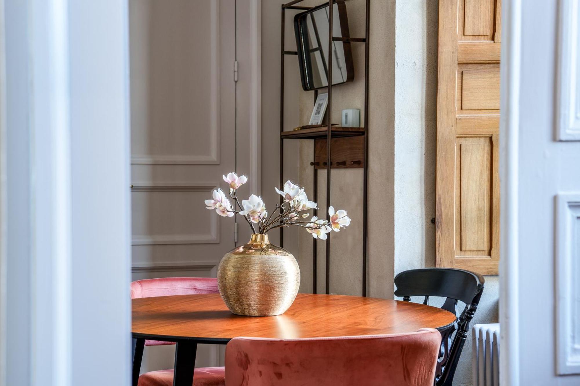 Appartement Raffine Vue Cathedrale, Jardin, Wifi Tours Dış mekan fotoğraf